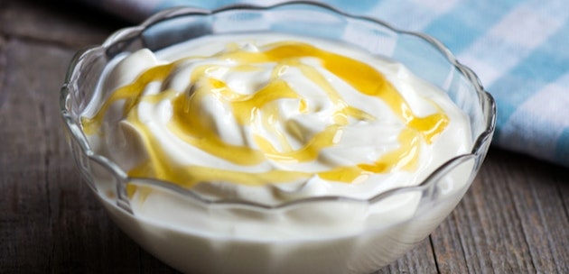 Mascarilla de yogur: recetas caseras para piel y cabello